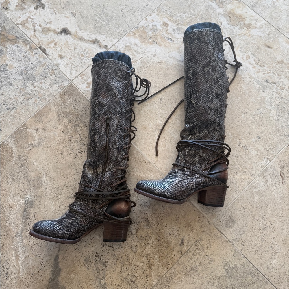 Freebird boots snake python pattern - Picture 2 of 5